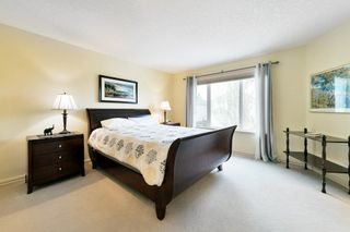 Photo 24: 40 Strathridge Gardens SW in Calgary: Strathcona Park Detached for sale : MLS®# A2018954