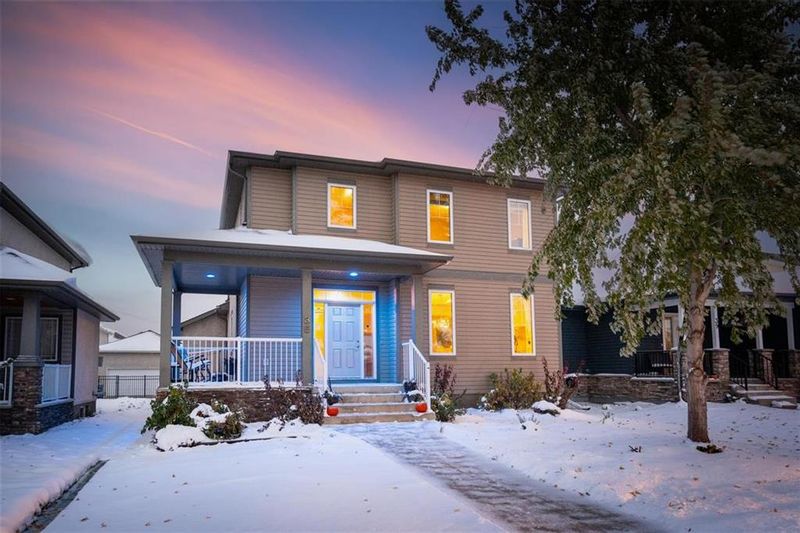 FEATURED LISTING: 35 Lake Forest Road Winnipeg