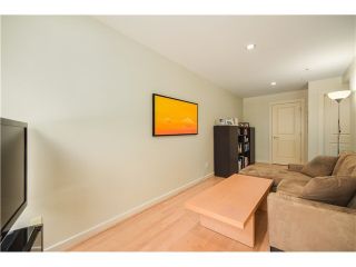 Photo 13: 690 W 16TH Avenue in Vancouver: Cambie Townhouse for sale in "HEATHERVIEW" (Vancouver West)  : MLS®# V1069354