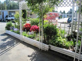 Photo 2: 101 201 CAYER Street in Coquitlam: Maillardville Manufactured Home for sale in "WILDWOOD PARK" : MLS®# V1006135