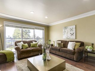 Photo 3: 132 GLYNDE Avenue in Burnaby: Capitol Hill BN House for sale (Burnaby North)  : MLS®# R2158595