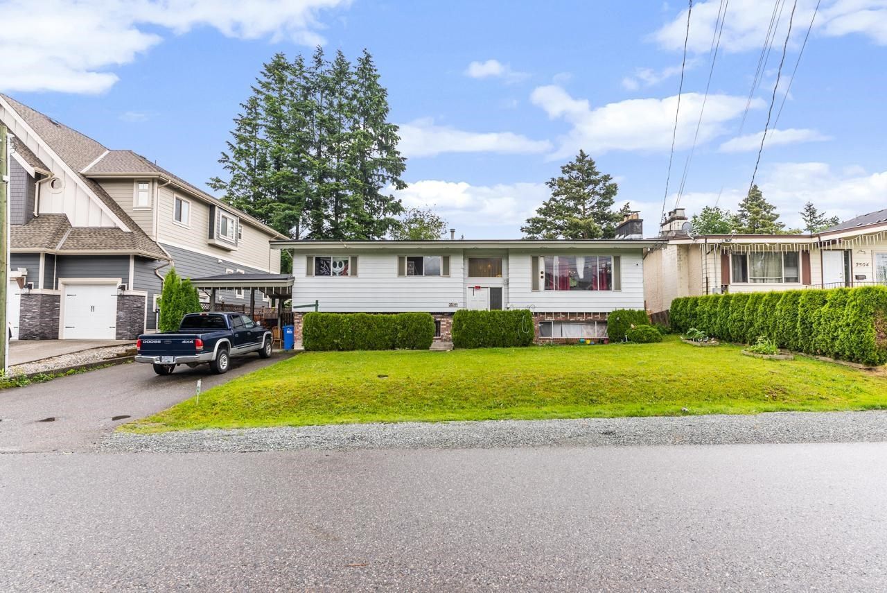 Main Photo: 2514 LILAC Crescent in Abbotsford: Abbotsford West House for sale : MLS®# R2593341