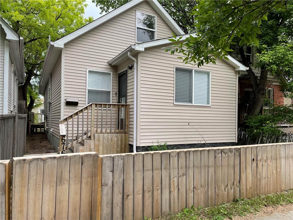 Main Photo: 676 Redwood Avenue in Winnipeg: North End Residential for sale (4A)  : MLS®# 202220878