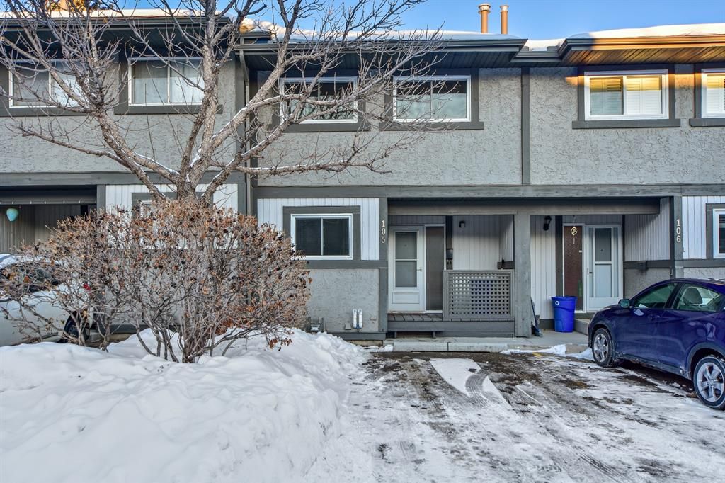 Main Photo: 105 7172 Coach Hill Road SW in Calgary: Coach Hill Row/Townhouse for sale : MLS®# A1053113