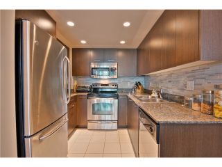 Photo 4: 706 1212 HOWE Street in Vancouver: Downtown VW Condo for sale in "1212 HOWE" (Vancouver West)  : MLS®# V1009386