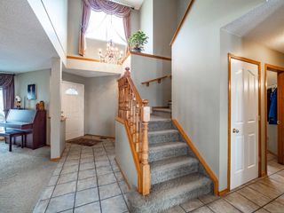 Photo 4: 20 Somerset Court SW in Calgary: Somerset Detached for sale : MLS®# A1086455