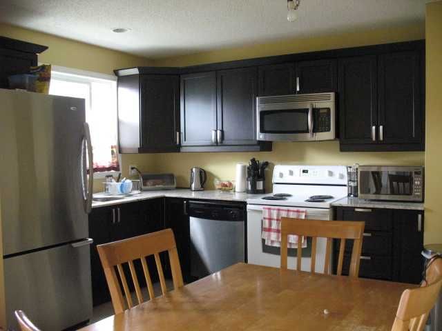 Main Photo: 3121 DOVER Crescent SE in CALGARY: Dover Residential Attached for sale (Calgary)  : MLS®# C3529265