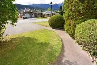 Photo 2: 4024 3RD Avenue in Smithers: Smithers - Town House for sale (Smithers And Area (Zone 54))  : MLS®# R2200708