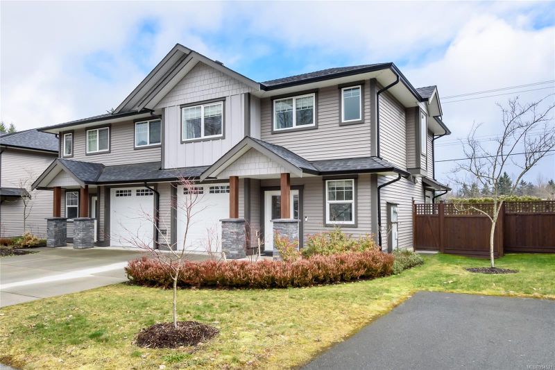 FEATURED LISTING: 117 - 2077 20th St Courtenay