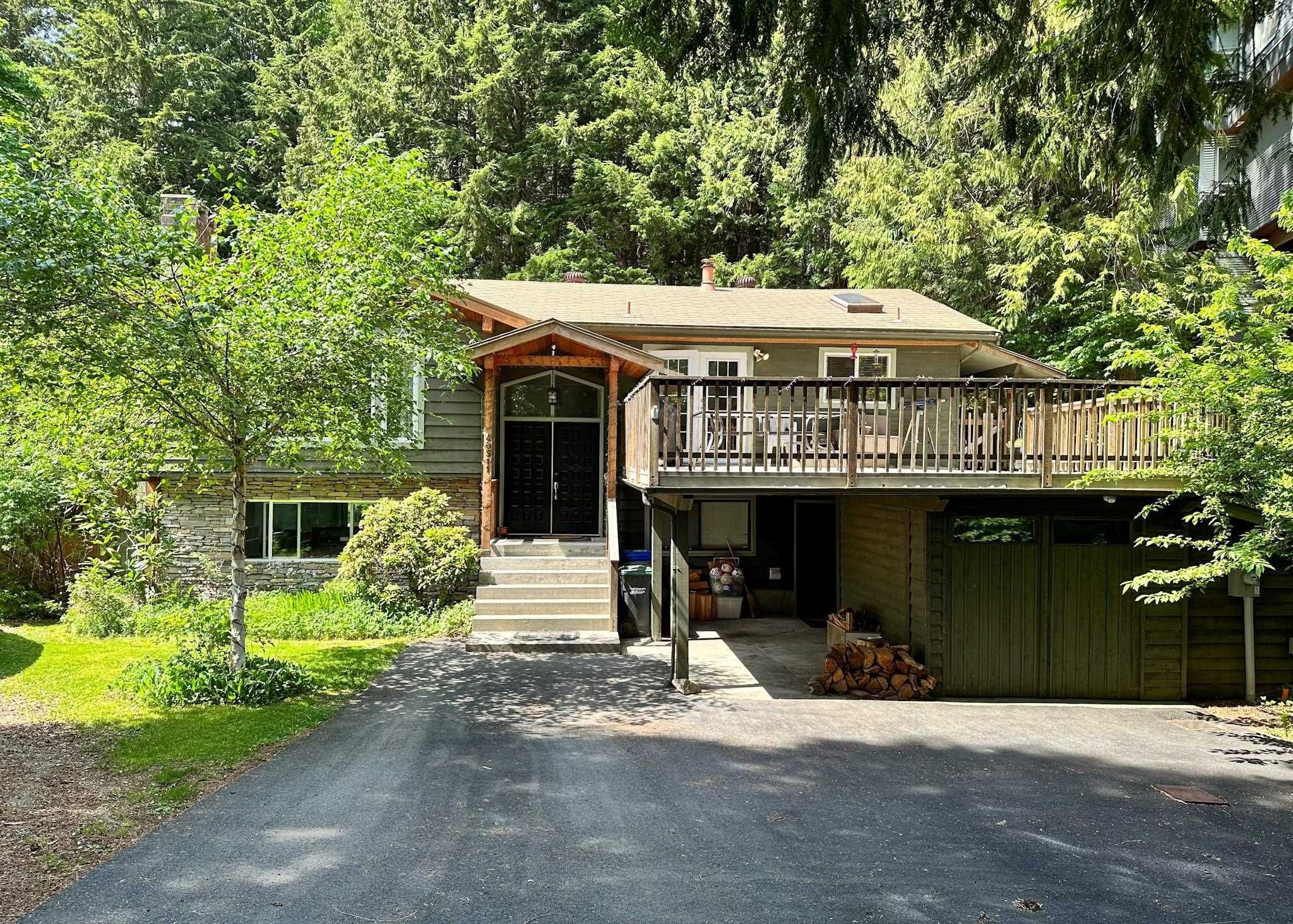 Main Photo: 40511 N HIGHLANDS Way in Squamish: Garibaldi Highlands House for sale in "Garibaldi Highlands" : MLS®# R2780845