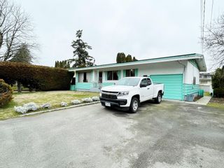 Photo 1: 2780 EVERGREEN Street in Abbotsford: Abbotsford West House for sale : MLS®# R2759023
