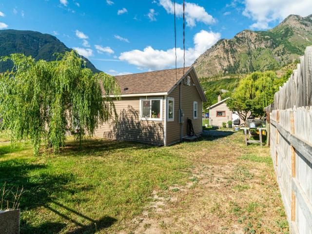 Main Photo: 1229 RUSSELL STREET: Lillooet House for sale (South West)  : MLS®# 163358