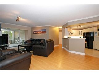 Photo 4: 108 20145 55A Avenue in Langley: Langley City Condo for sale in "BLACKBERRY LANE III" : MLS®# F1431175
