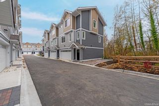 Photo 4: 25 23108 LOUGHEED Highway in Maple Ridge: East Central Townhouse for sale in "Sequoia Living" : MLS®# R2748809