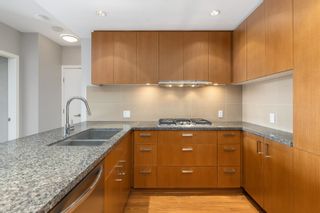 Photo 10: 705 3008 GLEN Drive in Coquitlam: North Coquitlam Condo for sale in "M2" : MLS®# R2688895
