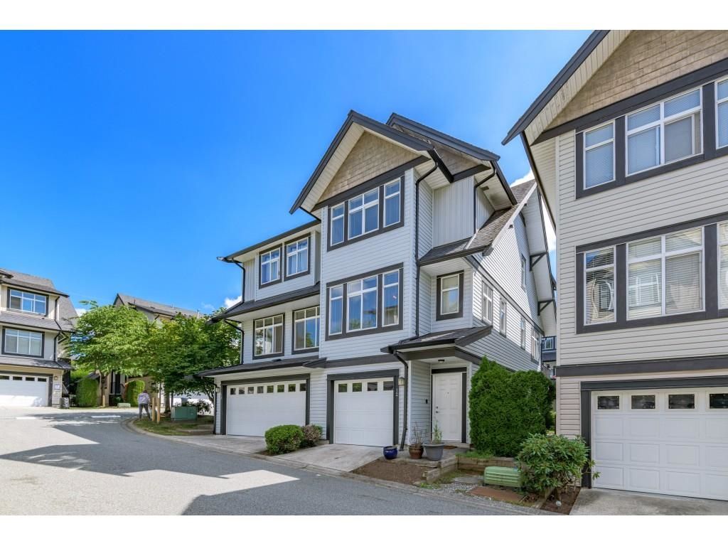 Main Photo: 12 19932 70 Avenue in Langley: Willoughby Heights Townhouse for sale in "Summerwood" : MLS®# R2711611