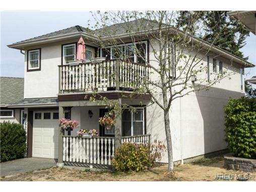 Main Photo: 628 McCallum Rd in VICTORIA: La Thetis Heights House for sale (Langford)  : MLS®# 723102