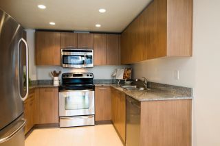 Photo 4: 411 1212 HOWE Street in Vancouver: Downtown VW Condo for sale in "1212 HOWE" (Vancouver West)  : MLS®# R2583498