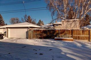 Photo 33: 79 WOODLARK Drive SW in Calgary: Wildwood House for sale : MLS®# C4093844