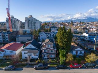 Photo 3: 5005 PAYNE Street in Vancouver: Collingwood VE House for sale (Vancouver East)  : MLS®# R2832069