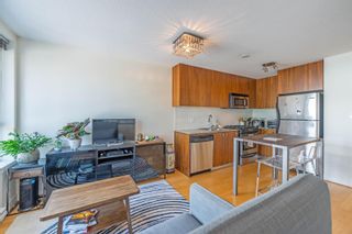 Photo 5: 305 1030 W BROADWAY in Vancouver: Fairview VW Condo for sale in "La Colomba" (Vancouver West)  : MLS®# R2725268