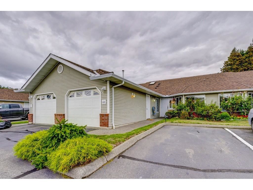 Main Photo: 69 1973 WINFIELD Drive in Abbotsford: Abbotsford East Townhouse for sale in "Belmont Ridge" : MLS®# R2402729