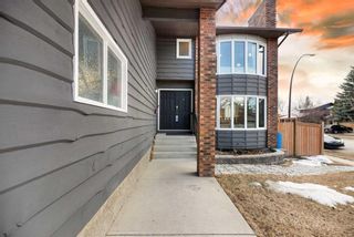 Photo 2: 79 Wood Crescent SW in Calgary: Woodlands Detached for sale : MLS®# A2122281