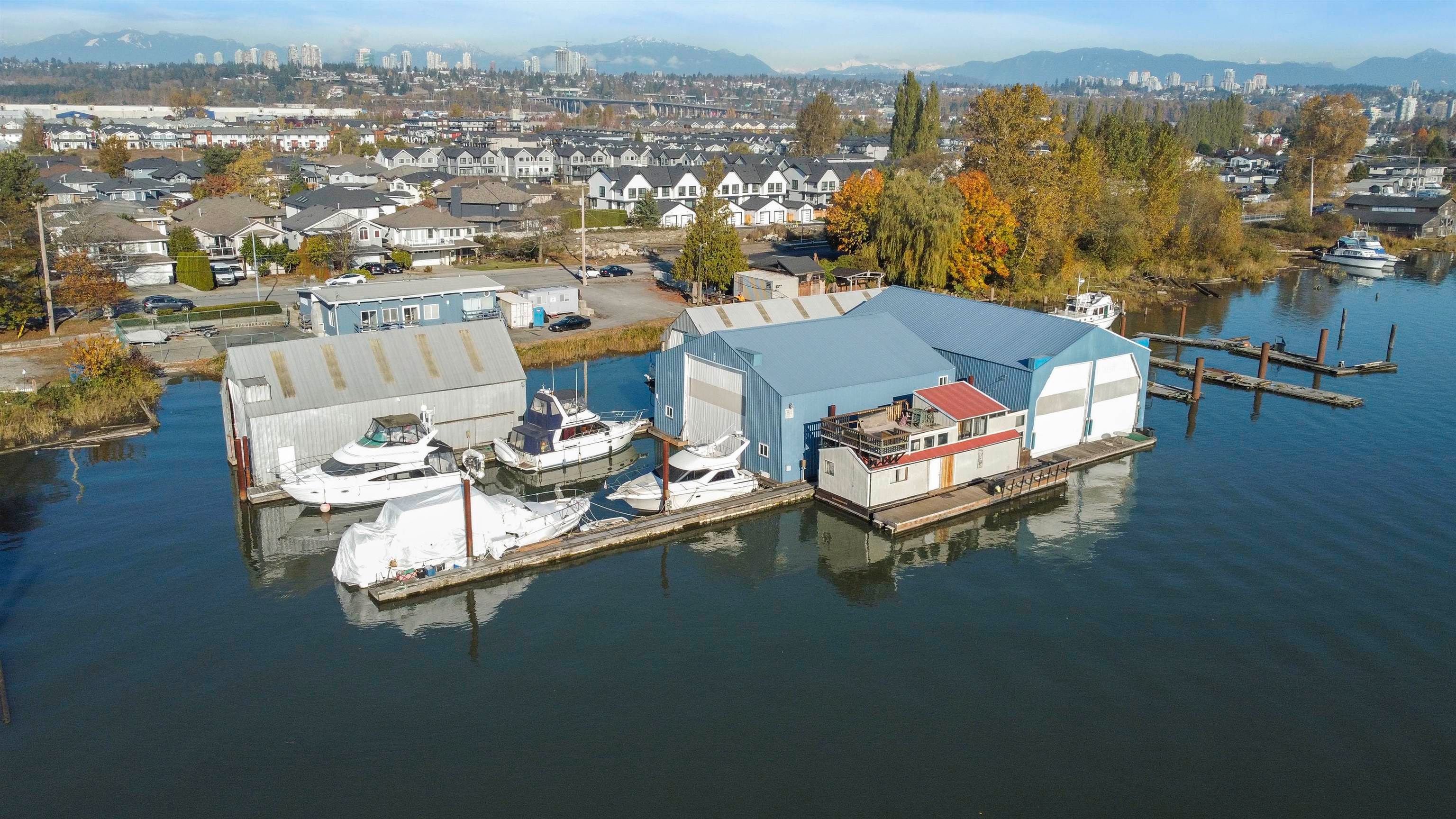 Main Photo: 1124 SOUTH DYKE Road in New Westminster: Queensborough Business with Property for sale in "Royal City Marina" : MLS®# C8047456