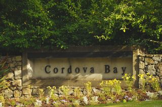Photo 48: 302 738 Sayward Hill Terr in Saanich: SE Cordova Bay Condo for sale (Saanich East)  : MLS®# 921200