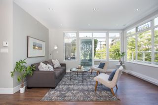 Photo 4: 411 2628 YEW Street in Vancouver: Kitsilano Condo for sale in "Connaught Place" (Vancouver West)  : MLS®# R2377344