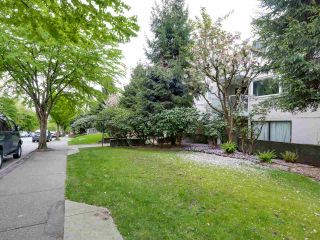 Photo 1: 204 830 E 7TH Avenue in Vancouver: Mount Pleasant VE Condo for sale in "FAIRFAX" (Vancouver East)  : MLS®# R2083827