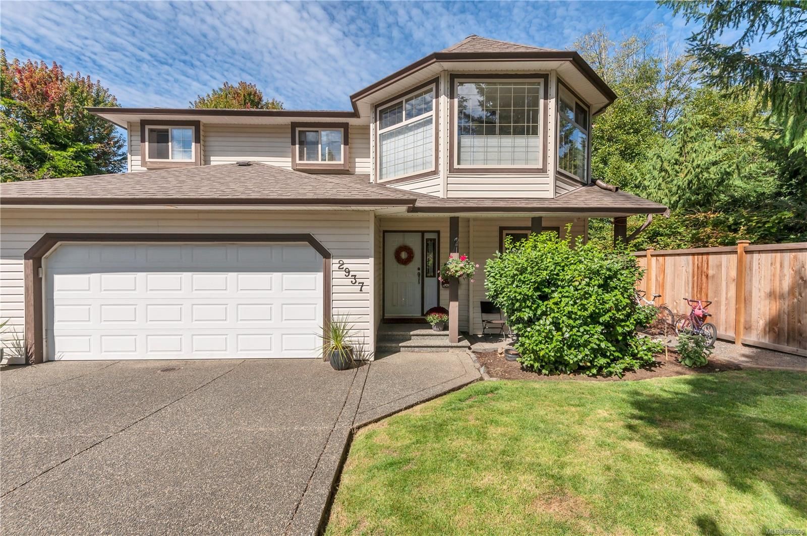 2937  Apple Dr, Campbell River