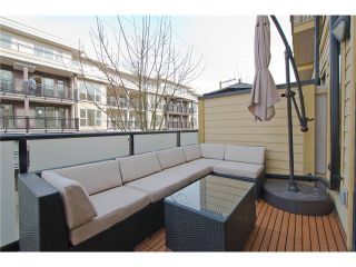 Photo 5: # 111 1859 STAINSBURY AV in Vancouver: Victoria VE Townhouse for sale in "THE WORKS @ COMMERCIAL DRIVE" (Vancouver East)  : MLS®# V990746