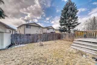 Photo 4: 129 Fonda Court SE in Calgary: Forest Heights Semi Detached for sale : MLS®# A1196038
