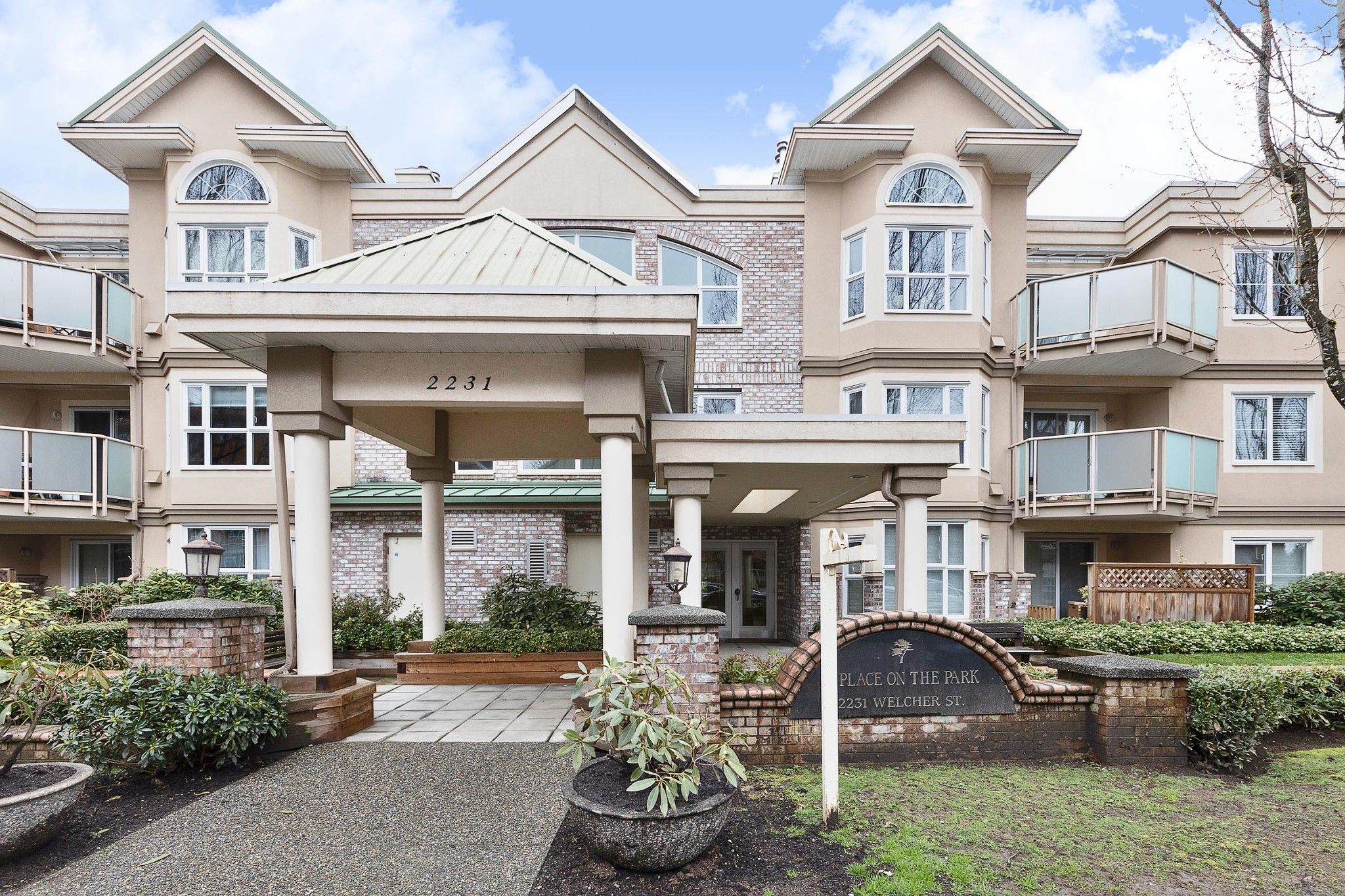 Main Photo: 115 2231 WELCHER Avenue in Port Coquitlam: Central Pt Coquitlam Condo for sale in "PLACE ON THE PARK" : MLS®# R2667984