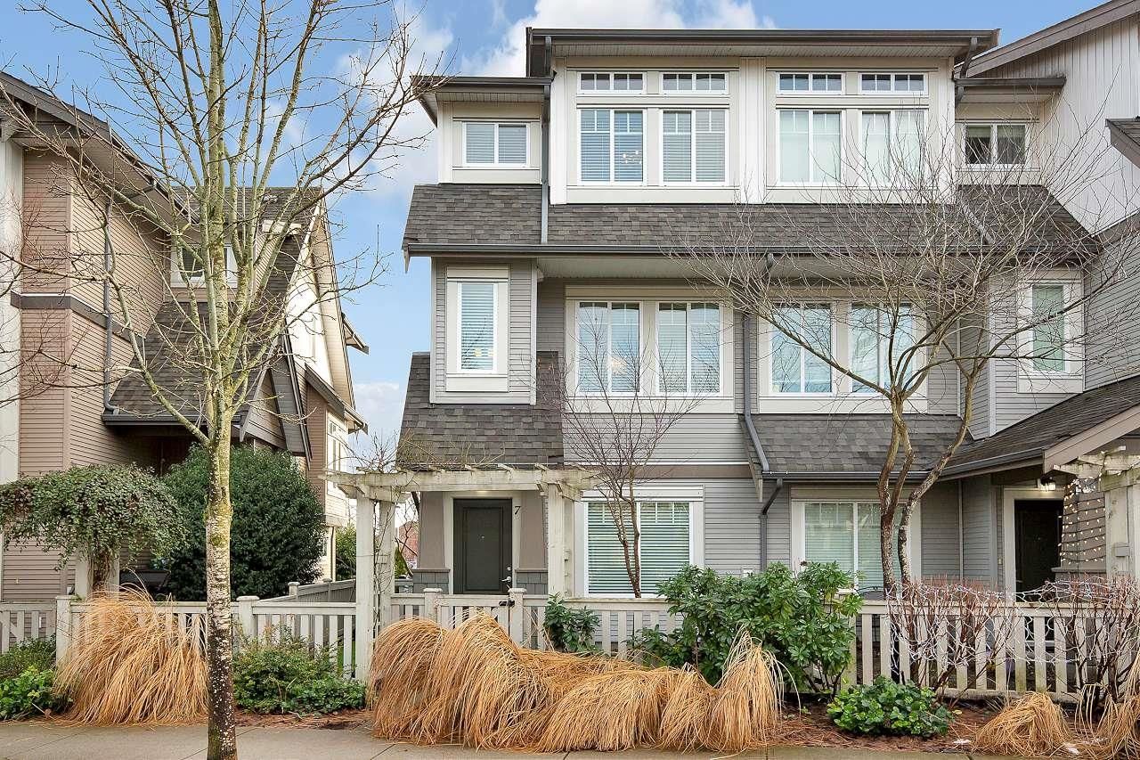 Main Photo: 7 8250 209B Street in Langley: Willoughby Heights Townhouse for sale in "Outlook" : MLS®# R2643285