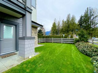Photo 3: 1 39548 LOGGERS Lane in Squamish: Brennan Center Townhouse for sale in "SEVEN PEAKS" : MLS®# R2682045