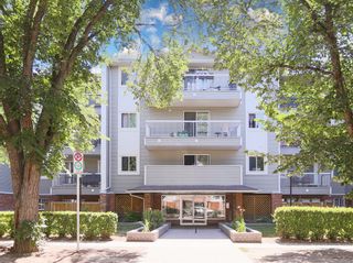Main Photo: 406 545 18 Avenue SW in Calgary: Cliff Bungalow Apartment for sale : MLS®# A2012131