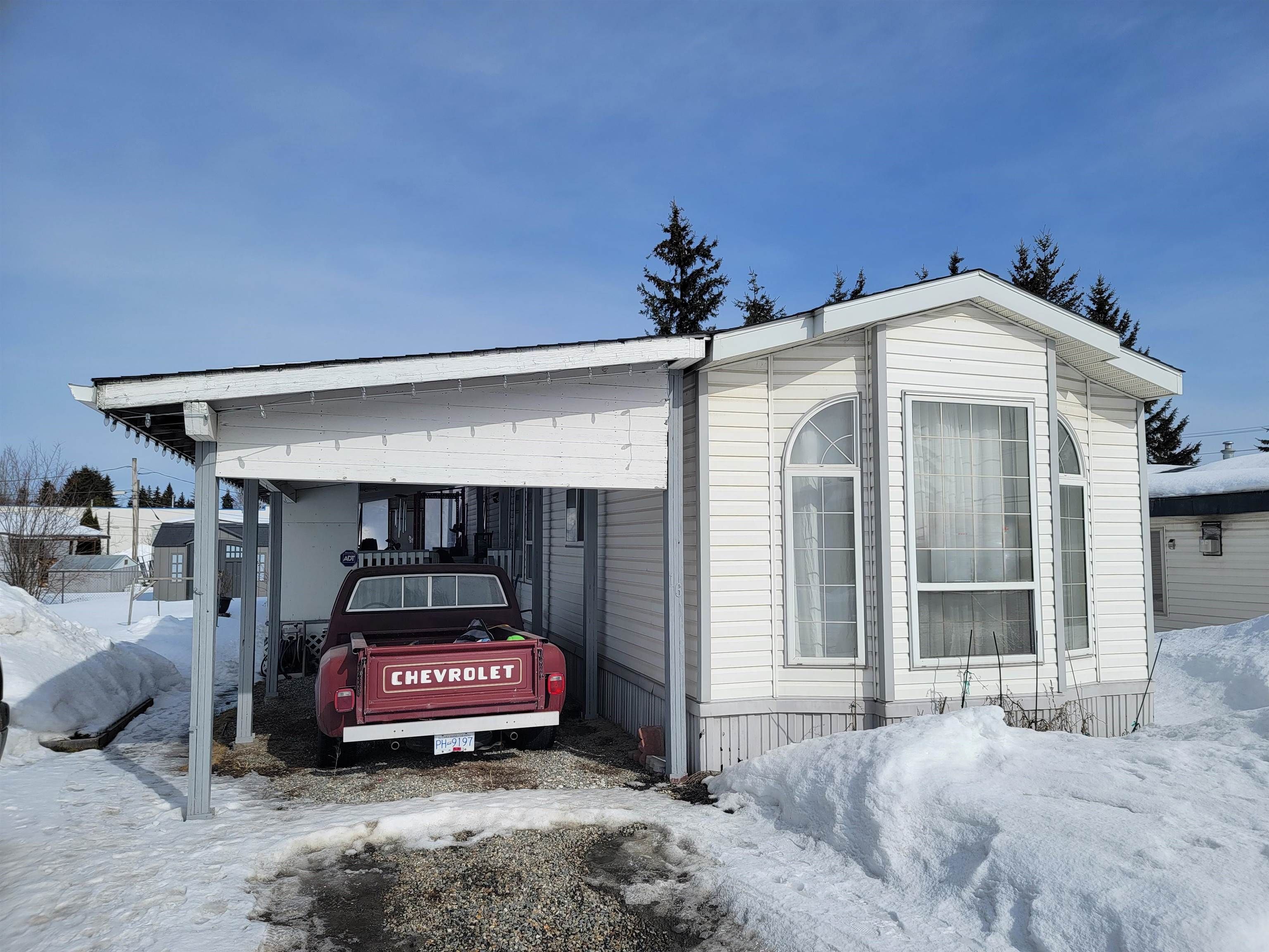 Main Photo: 16 602 ELM Street in Quesnel: Red Bluff/Dragon Lake Manufactured Home for sale in "Lomar MHP" : MLS®# R2760021