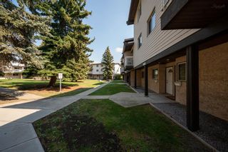 Photo 15: 10 3705 Fonda Way SE in Calgary: Forest Heights Row/Townhouse for sale : MLS®# A2000065