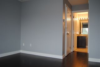 Photo 12: 28 13899 LAUREL Drive in Surrey: Whalley Townhouse for sale in "Emerald Gardens" (North Surrey)  : MLS®# R2465107