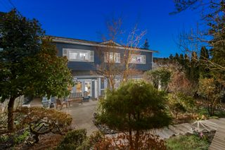 Photo 2: 1338 HAYWOOD Avenue in West Vancouver: Ambleside House for sale : MLS®# R2877169