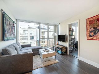 Photo 2: 303 538 W 7TH Avenue in Vancouver: Fairview VW Condo for sale in "CAMBIE +7" (Vancouver West)  : MLS®# R2332331