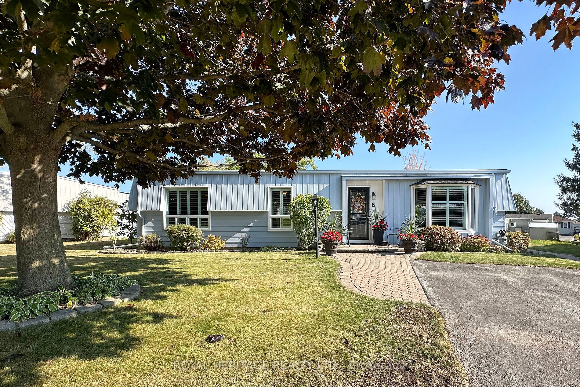 Main Photo: 7 Cabot Court in Clarington: Newcastle House (Bungalow) for sale : MLS®# E7058702