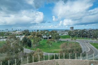 Photo 4: Townhouse for sale : 3 bedrooms : 825 Harbor Cliff Way #269 in Oceanside