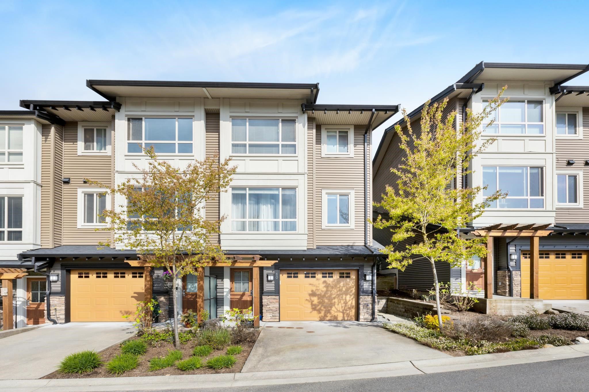 Main Photo: 10 23986 104 Avenue in Maple Ridge: Albion Townhouse for sale in "Spencer Brook Estates" : MLS®# R2683207