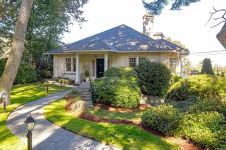 Photo 3: 50 Sylvan Lane in Oak Bay: OB Gonzales House for sale : MLS®# 944075