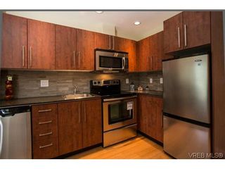 Photo 4: 404 611 Brookside Rd in VICTORIA: Co Latoria Condo for sale (Colwood)  : MLS®# 623808