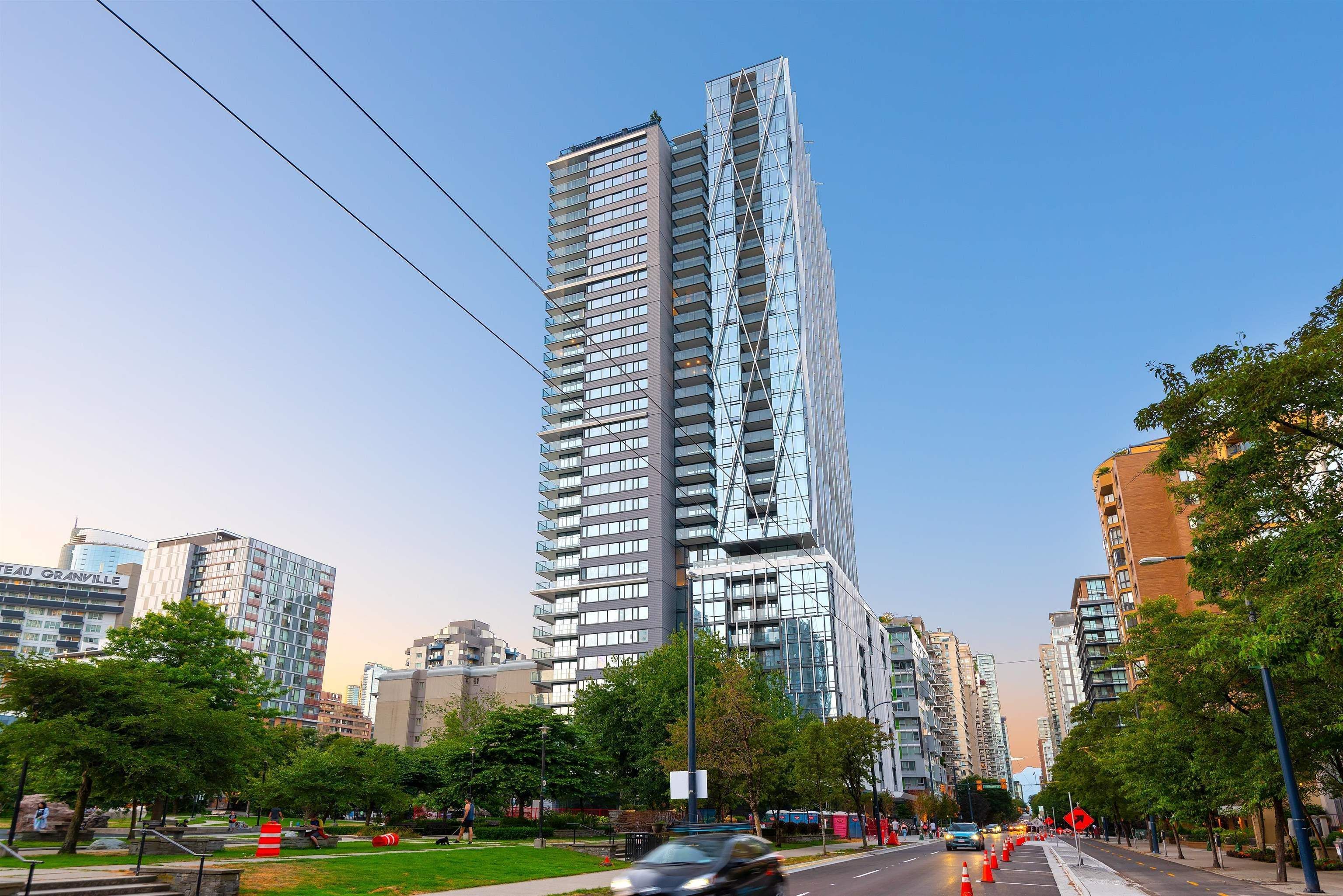 Main Photo: 1607 1111 RICHARDS STREET in Vancouver: Yaletown Condo for sale (Vancouver West)  : MLS®# R2682816