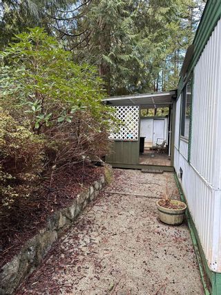 Photo 3: 18 1416 NORTH Road in Gibsons: Gibsons & Area Manufactured Home for sale in "BEARS TALE VILLAGE" (Sunshine Coast)  : MLS®# R2868845